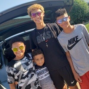 Meet your Posher, Deandrae